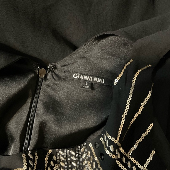 Gianni Bini embroidered & beaded maxi dress. Size 2 - Picture 4 of 7